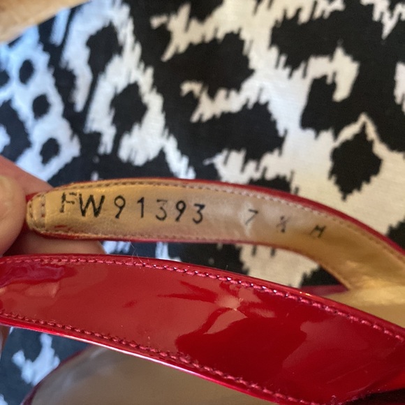 Stuart Weitzman Patent Leather Heels, Candy Apple Red Size 7.5. EUC - Picture 10 of 10